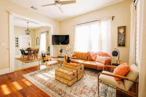Close to Downtown San Antonio,TX with private backyard and firepit